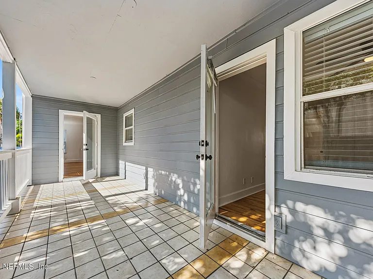 214 Margaret St — Photo 12
