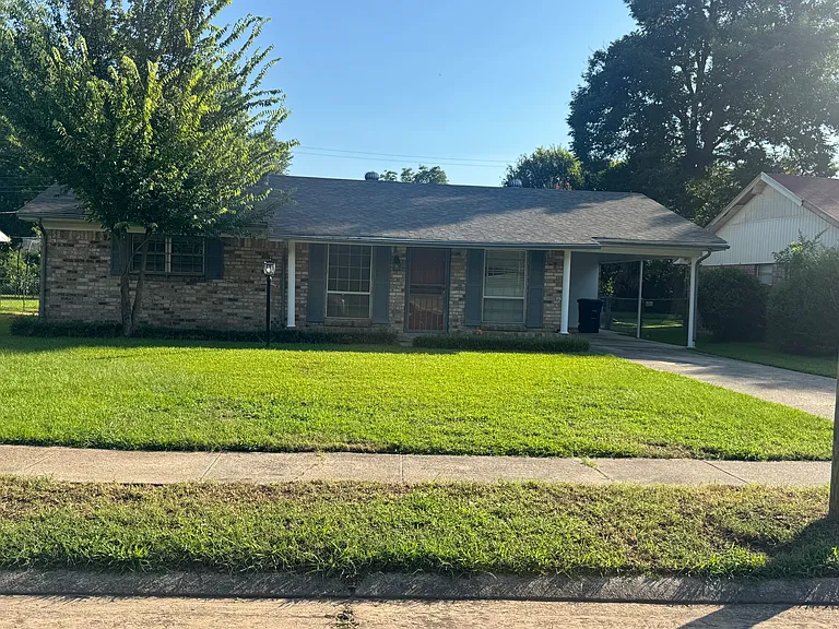 3309 Red Bud Ln — Photo 13