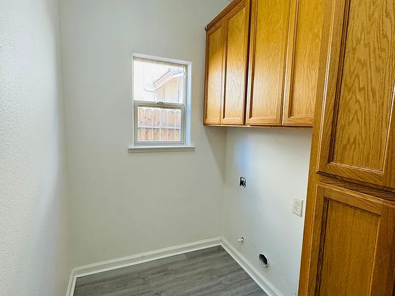 528 Burgundy St — Photo 7