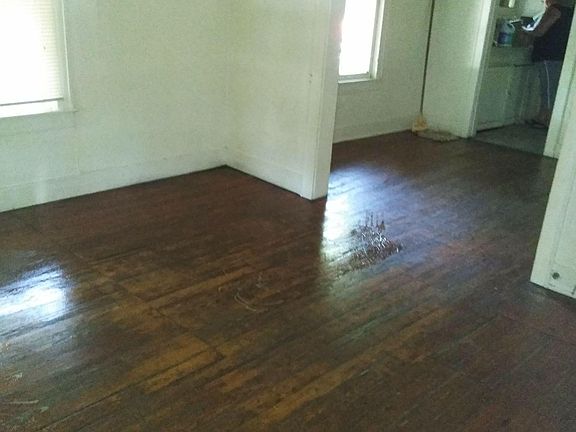4th image of 1711 North Ctr