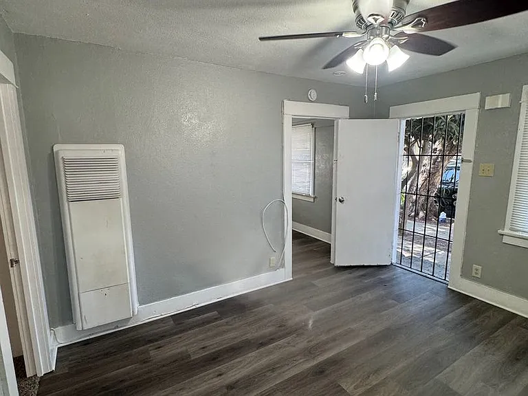 142 W Valencia Dr — Photo 10
