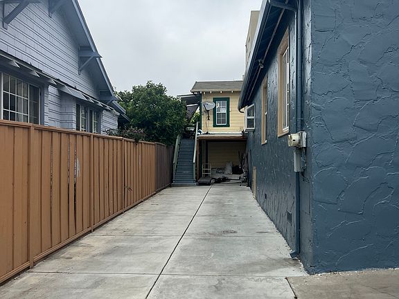 3rd image of 3567 Laurel Ave #3567