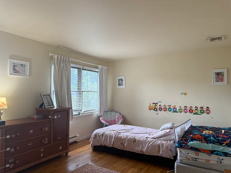 449 Lawrence St — Photo 8