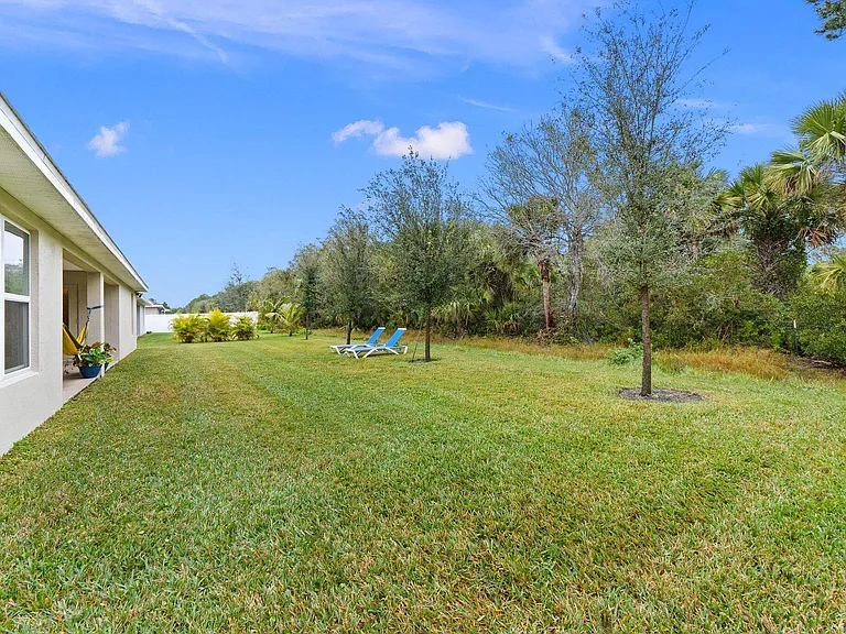 8324 Amalfi Cir — Photo 49