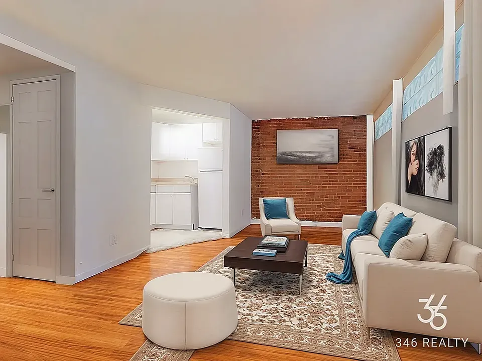 371 1st Ave #2D