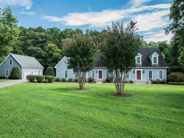 3356 Scarlet Oak Ln, Mebane, NC 27302