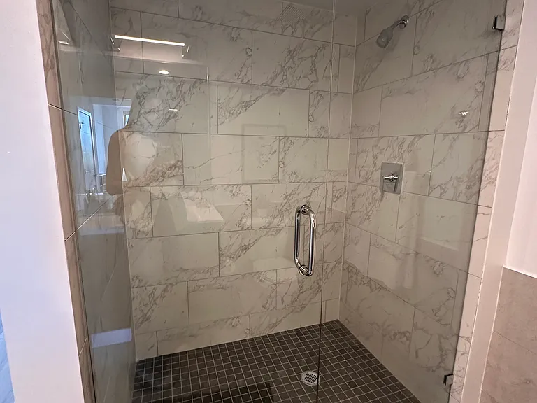 2515 NE 183rd St #B1 — Photo 8