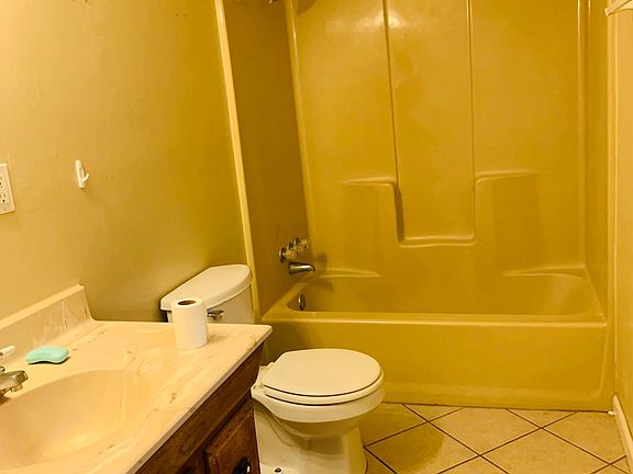 4th image of 102 Osborne Private Dr APT 1