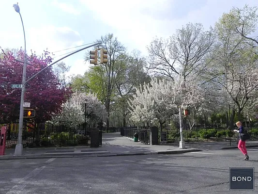 Rented by Bond New York | media 18