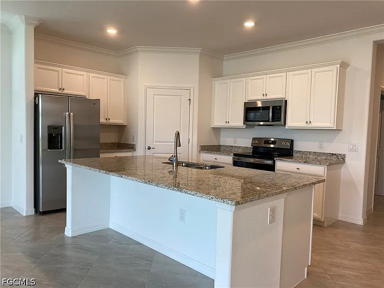 14662 Cantabria Dr — Photo 26