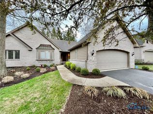 37 Pine Valley Rd, Holland, OH 43528