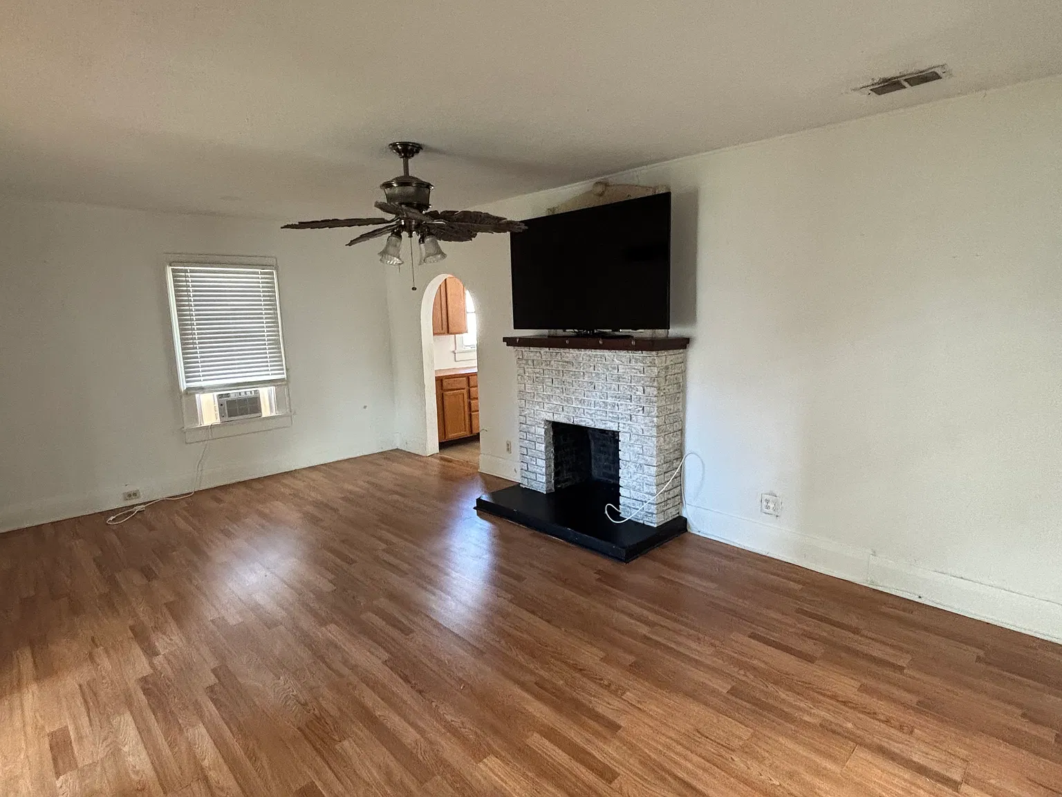 2 bed, 1254 sqft, $1,350 — Photo 4