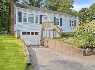 37 Oak Hill Rd, Weymouth, MA 02189
