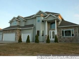 1290 Bucher Ave, Shoreview, MN 55126