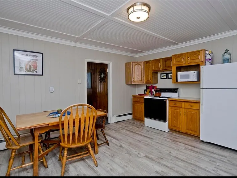 337 Newton St #1 — Photo 6