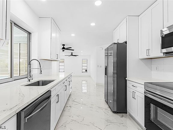 2nd image of 1306 SE 21st Ln