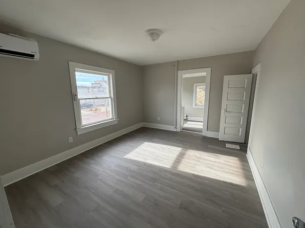 14 E 6th Ave, Hutchinson, KS