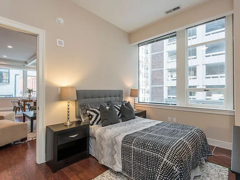1501 Locust — Photo 36
