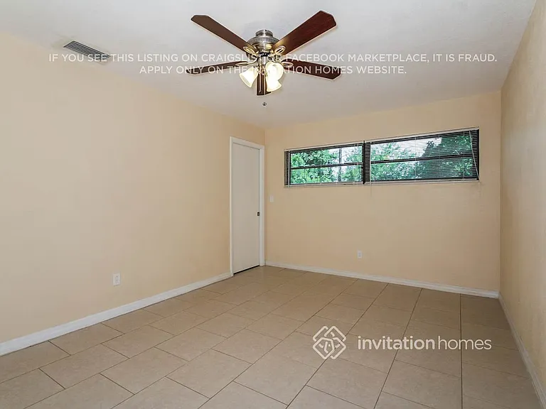 126 SW 48th Ter — Photo 6