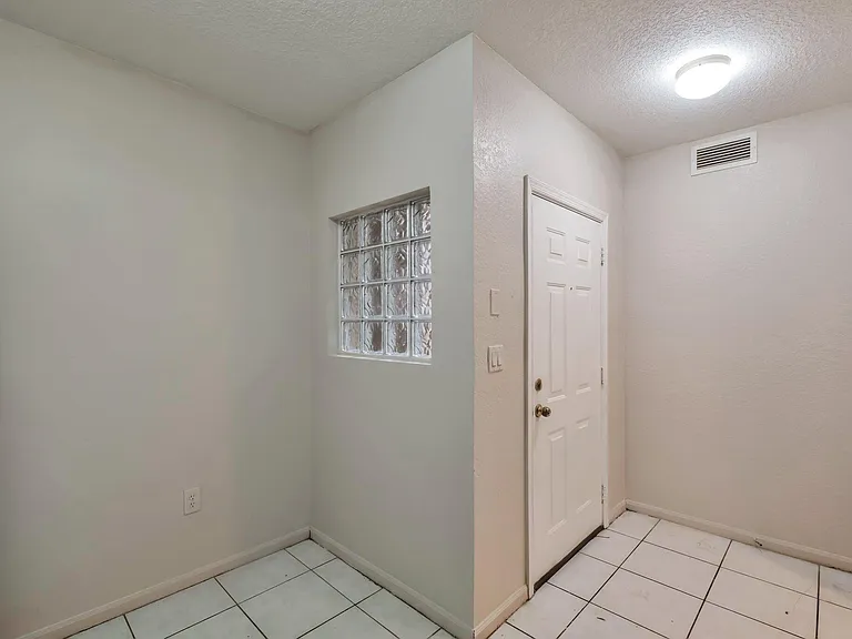 1103 Golden Lakes Blvd #1013 — Photo 23