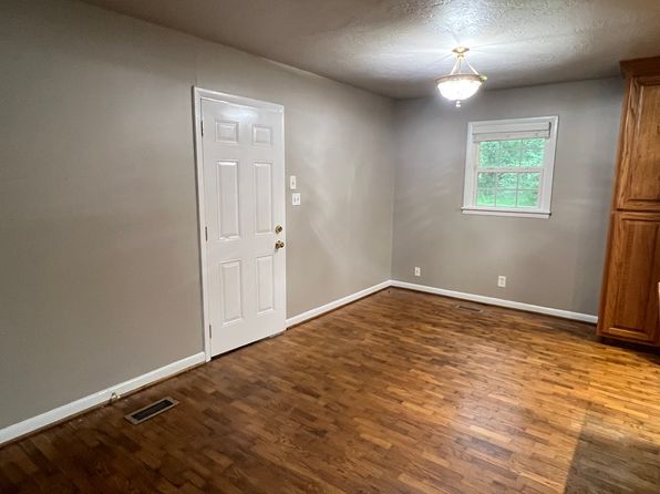 908 Edgewood Dr