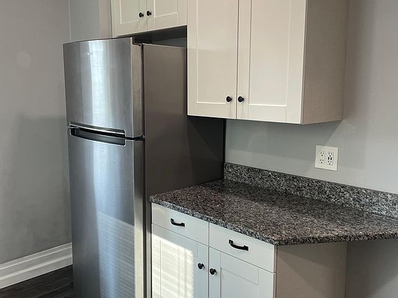 4th image of 2617 Robertson Ave #1
