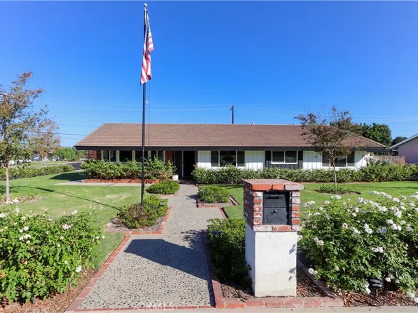 501 E Sunny Hills Rd, Fullerton, CA 92835