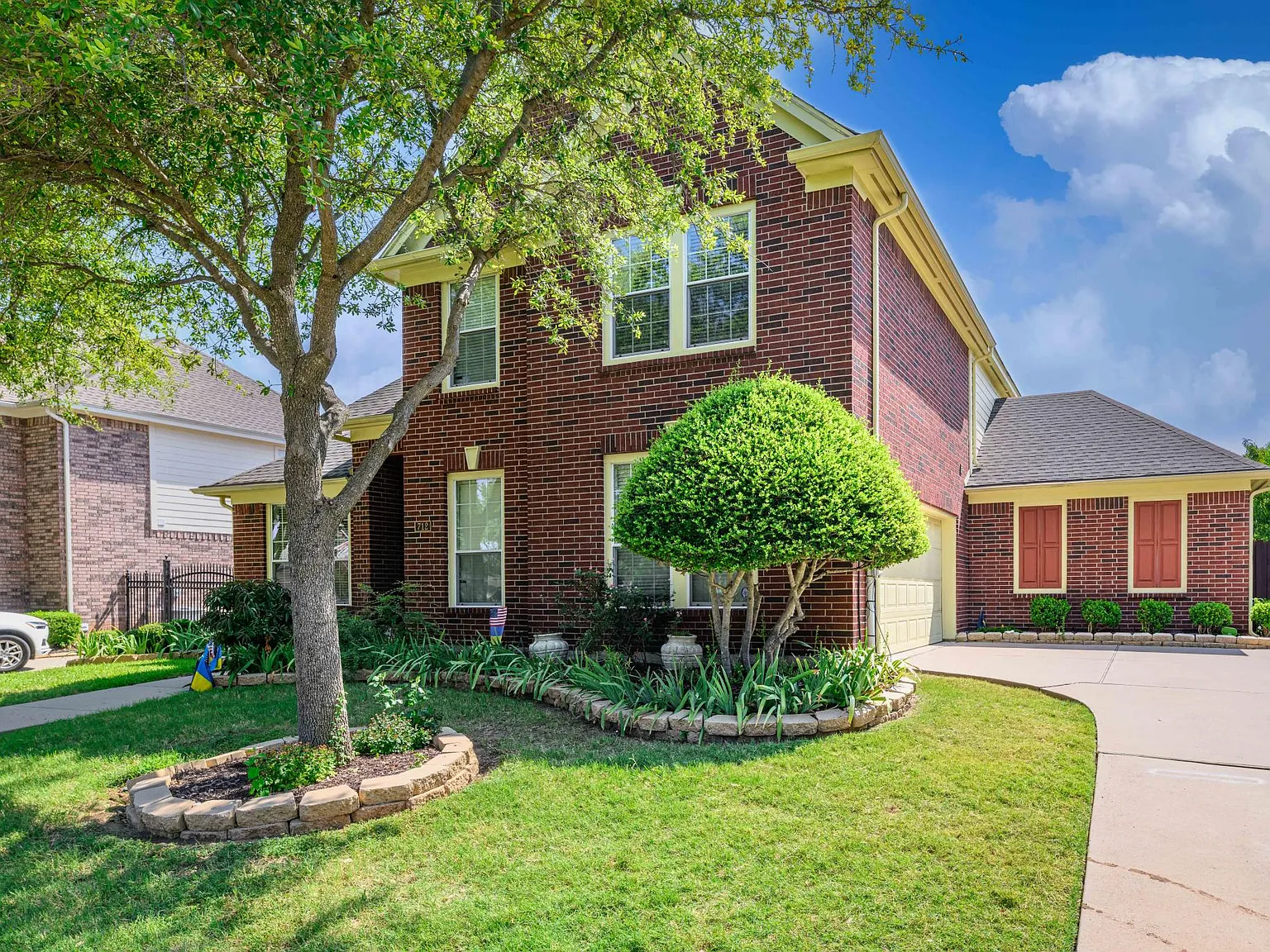 4 bed, 2.5 bath, 2527 sqft, $2,800 — Photo 4