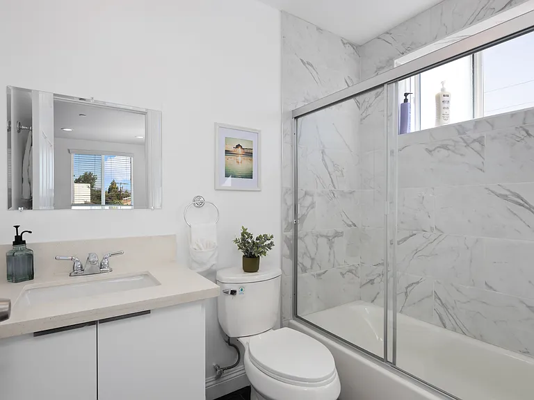 4157 S Normandie Ave #1/2 — Photo 6
