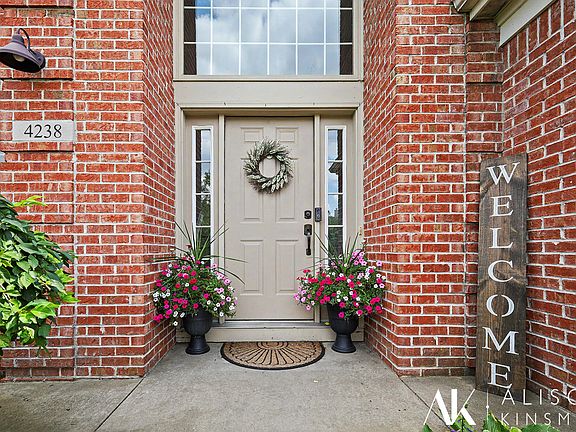 5th image of 4238 Arlet Ct SE