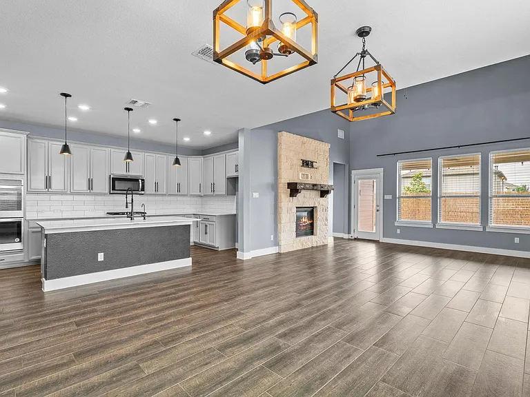 525 Compania Cv — Photo 3