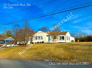 12 Clover Hill Dr, Poughkeepsie, NY 12603