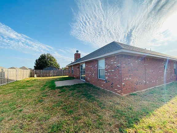 2nd image of 407 S Pointe Ln