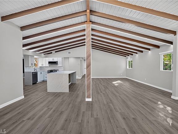 4th image of 9336 Sophia Ave