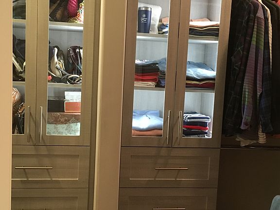 Entry to walk in closet 