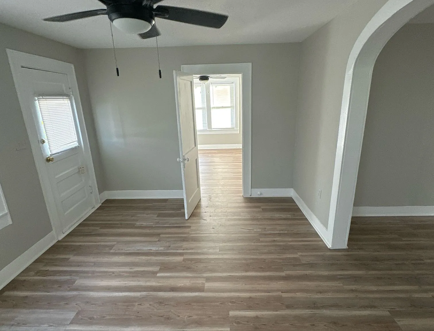 402 Hill St — Photo 3