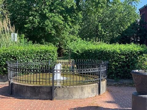 Neighborhood fountain