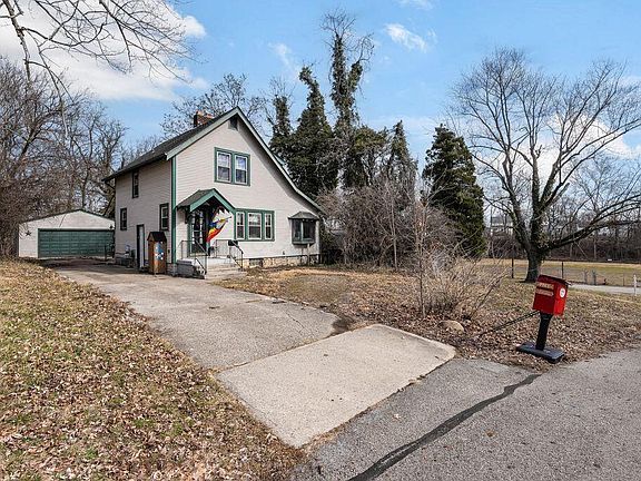 4th image of 2578 Elliott Ave