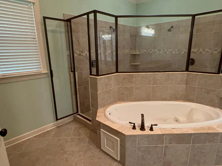 1229 Grainfield Cv — Photo 16