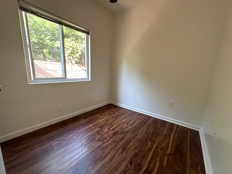 1033 Hoffman Ave #12 — Photo 18