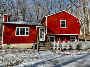 2193 Cramer Rd, Bushkill, PA 18324