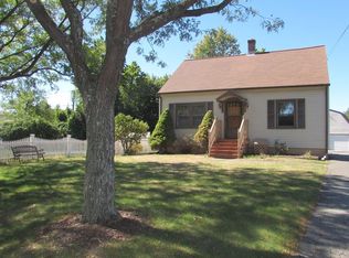 288 N Main St, South Hadley, MA 01075