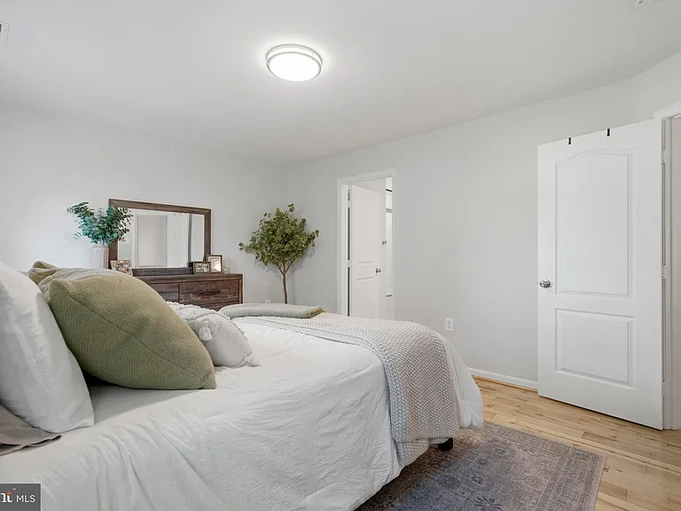 11431 Westmont Ct — Photo 49
