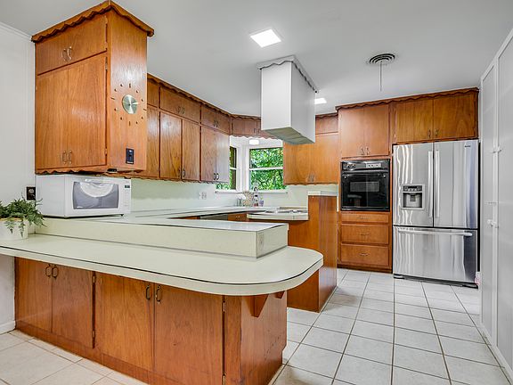 Classic midcentury kitchen!