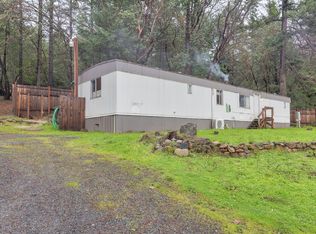 120 Steelhead Ln, Grants Pass, OR 97527