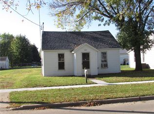 104 E Rock Island St, Knoxville, IA 50138