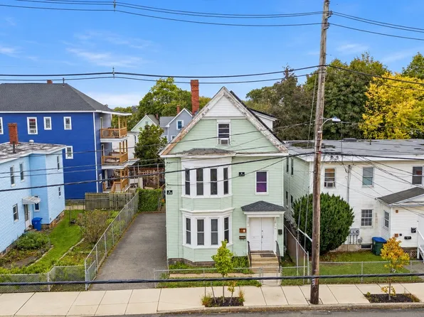 46 Manchester St, Lawrence, MA 01841