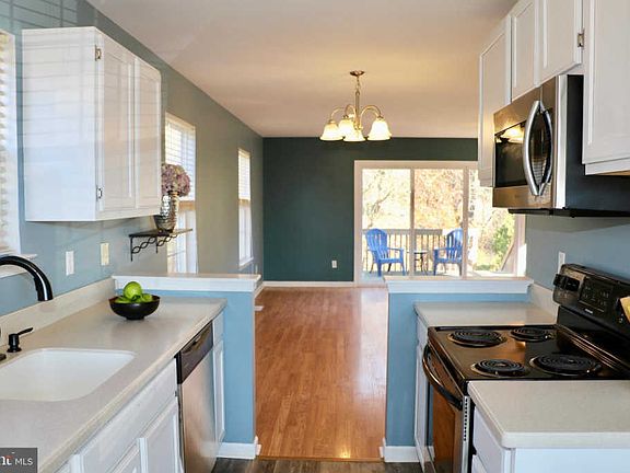 5th image of 251 Academy Ln