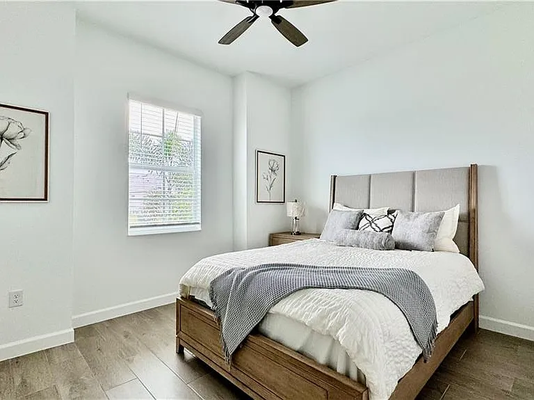 15048 Pinehurst Ln — Photo 6