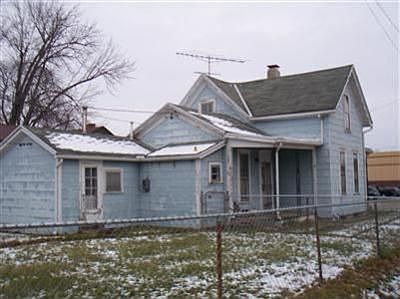 4th image of 303 N 2nd St